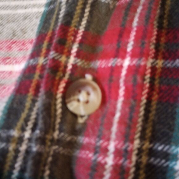 Red head plaid flannel shirt - Picture 5 of 12